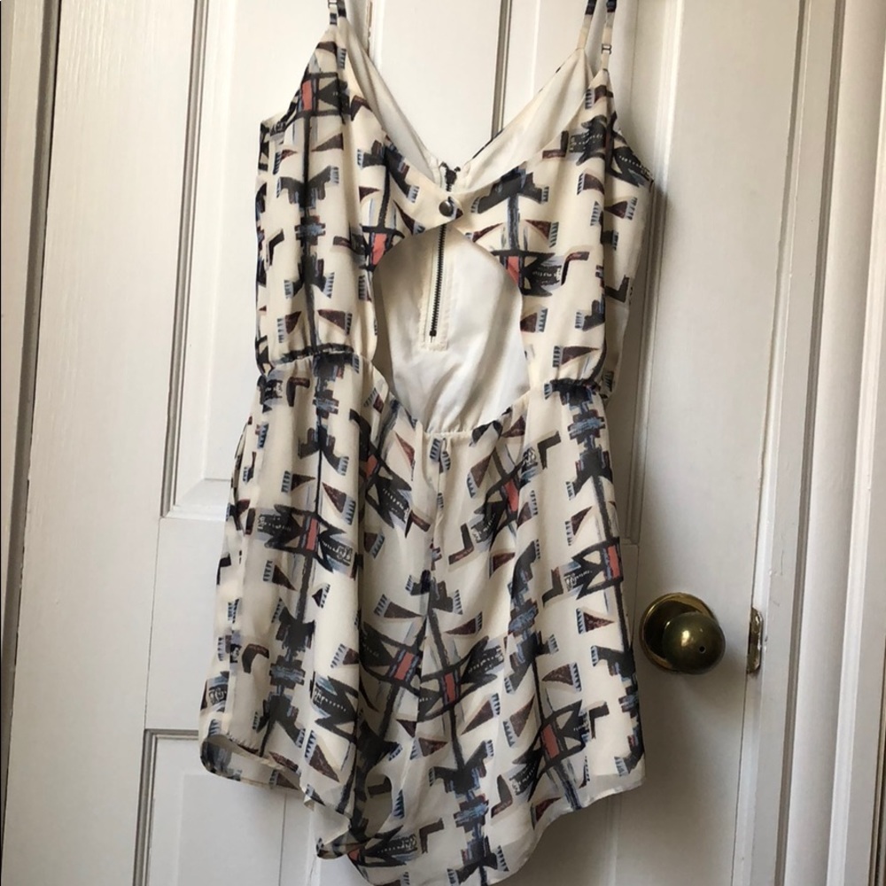 Patterned romper - Picture 3 of 3
